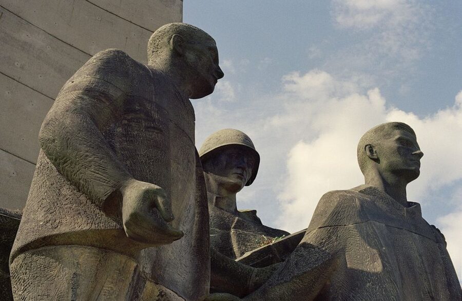 Sachsenhausen Memorial: Walking Tour from Berlin - Forced labor, punishment, and the prison barracks