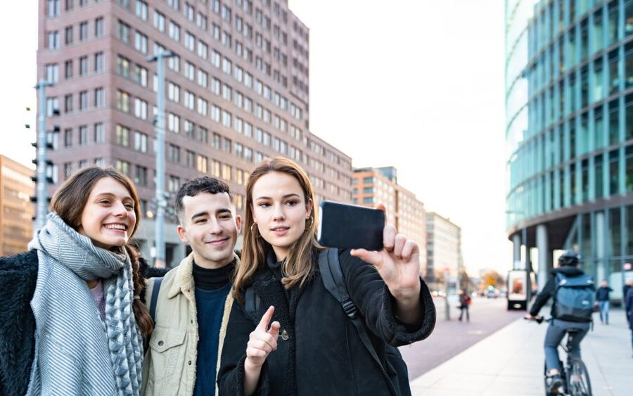 Scavenger Hunt through Berlin's Government District - How difficult are the 16 riddles?