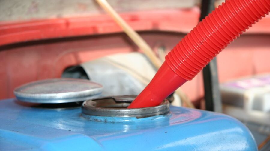 Schkeuditz: 4-Hour Vintage East German Trabant Rental - Sharing the wheel with your group