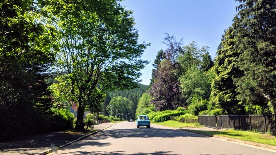 Schkeuditz: 4-Hour Vintage East German Trabant Rental - Starting in Schkeuditz at the old Konsum Kaufhalle