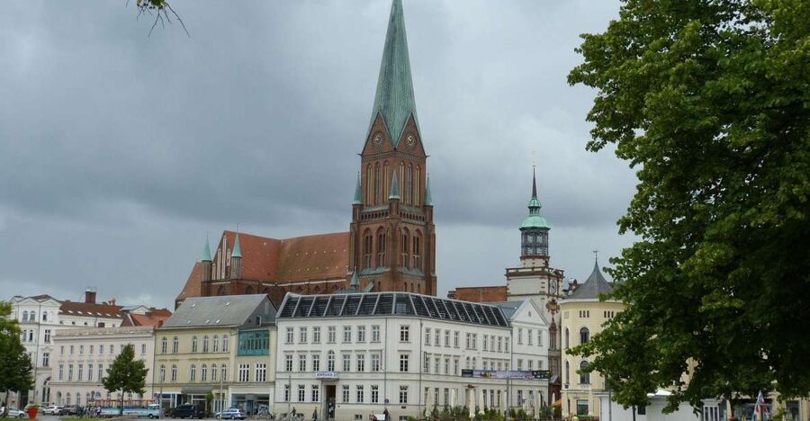 Schwerin: Private Guided Walking Tour - Key points at a glance