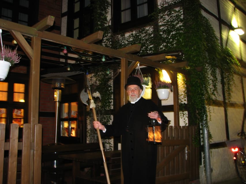 Schwerin: Tour with the Night Watchman - Schwerin Cathedral and Bischofstreet after dark