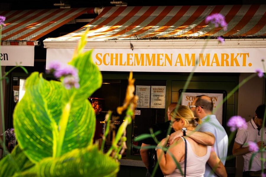 Short & sweet: Tasting the Viktualienmarkt - Starting at Marienplatz beside the Glockenspiel
