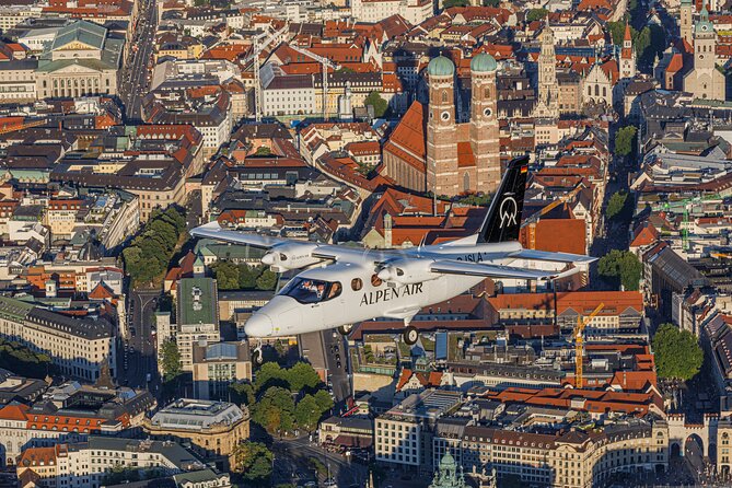 Sightseeing flight Zugspitze Neuschwanstein Castle Alps Munich Augsburg - Munich arrives in one sweeping pass