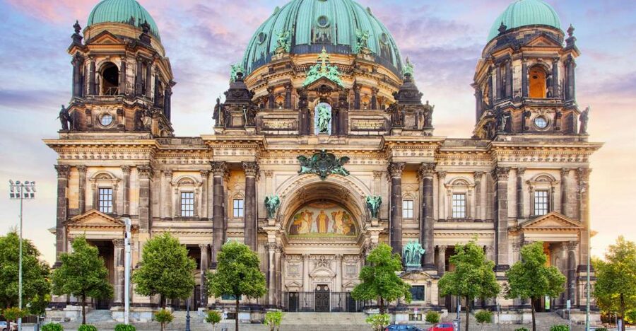 Skip-the-line Berlin Cathedral and Old Town Private Tour - What this Berlin Cathedral tour really offers