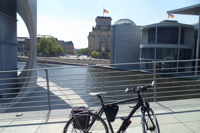 Small-Group Berlin Wall Bike Tour - Starting at Bornholmer Straße at 10:00 a.m.