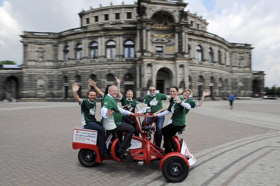 SRF CoBi | City Tour by ConferenceBike - How the Seven-Person Ride Works
