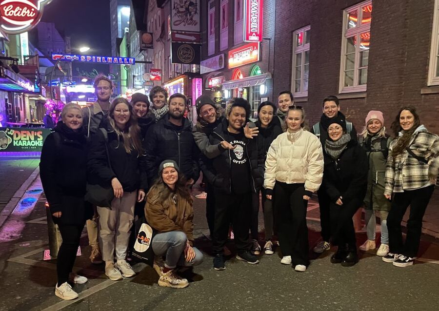 St. Pauli Kieztour - Reeperbahn mittendrin - The Reeperbahn and the meaning of the sinful mile