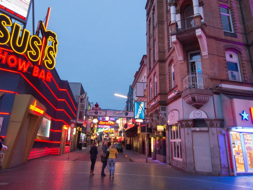 St. Pauli Tour: Drag-Attack with Barbie Stupid & Lee Jackson - Herbertstraße and the adult side of the route