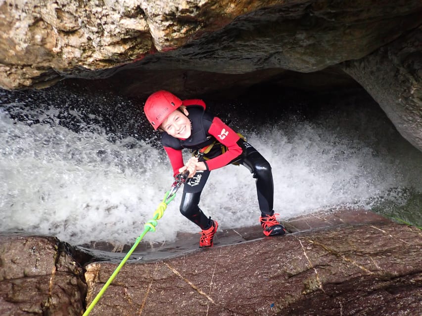 Starzlachklamm Allgäu: Canyoning beginner tour - Meeting at Winkel 18 and getting fitted out