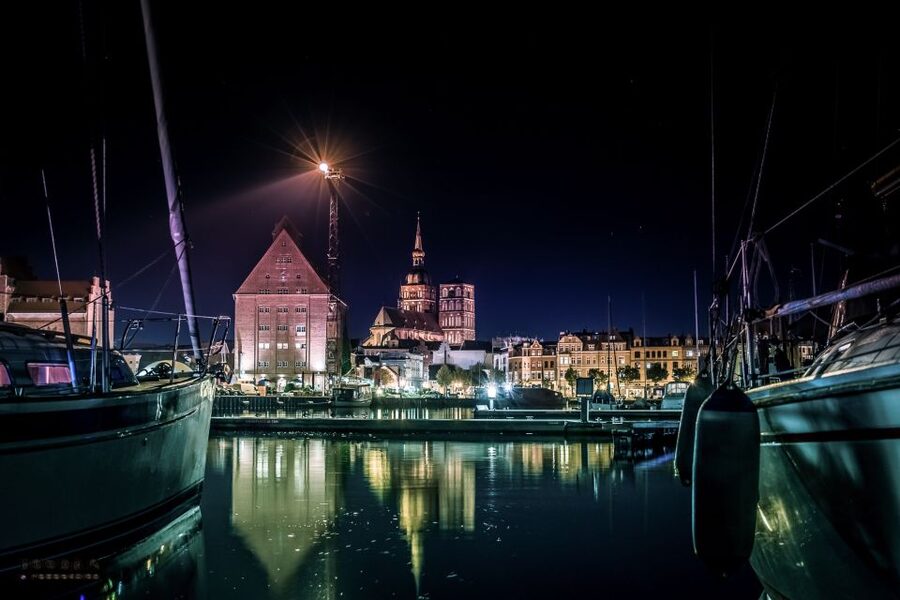 Stralsund: Old Town Evening Tour with a Night Watchman - St. Marienkirche, the city’s Gothic pride