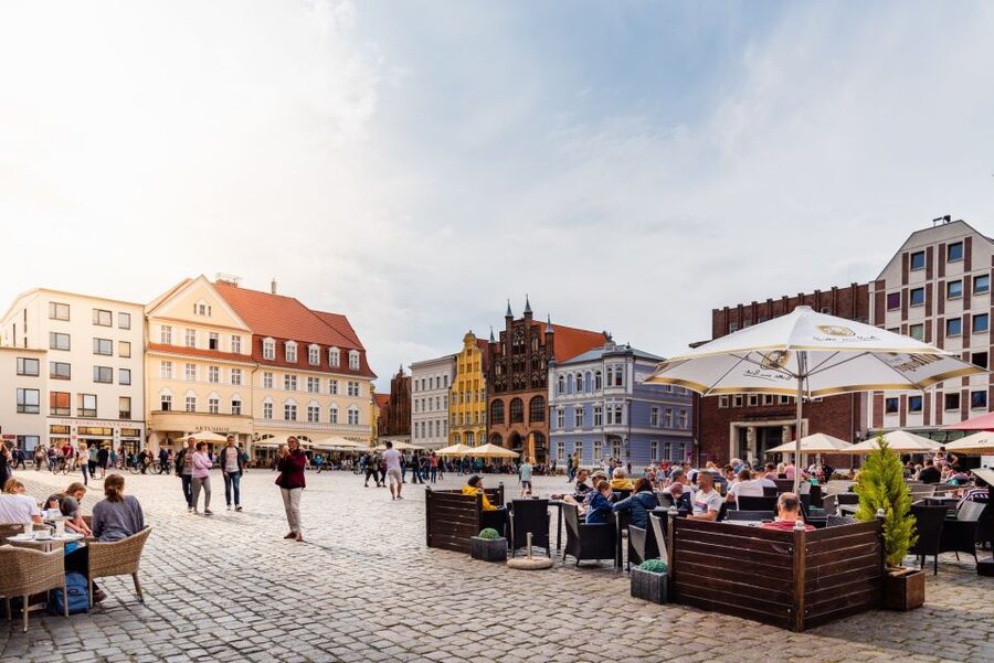 Stralsund: Old Town Highlights Private Walking Tour - Timing, languages, and meeting details
