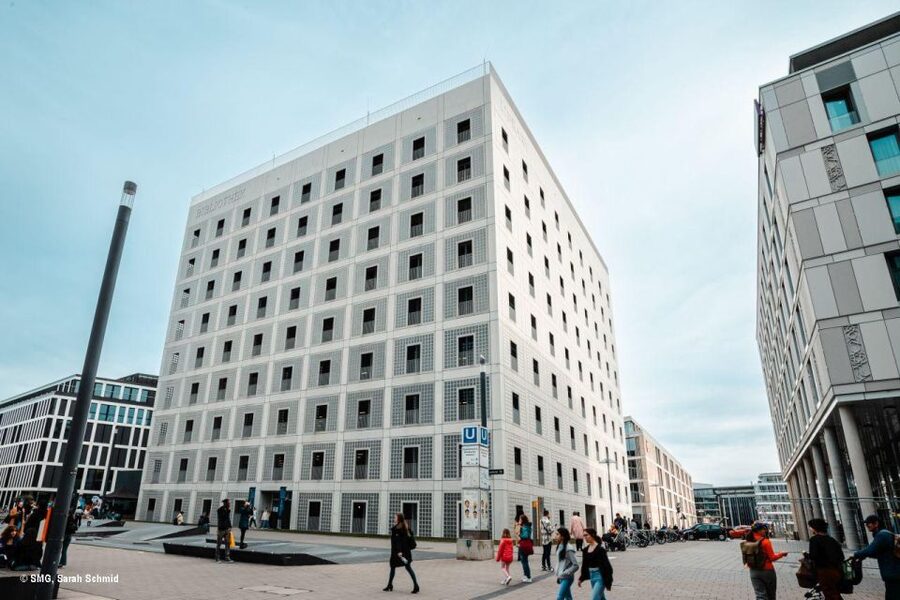Stuttgart city library - an architectural tour - Watching light change the interior
