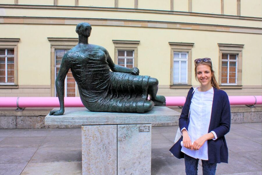 Stuttgart: entertaining guided tour to old town highlights - Architecture from the New Palace to Hauptbahnhof