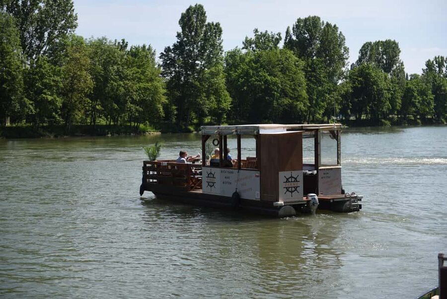 Stuttgart: Exklusive Floßboote Finne & Fischle - Key points to know before you book