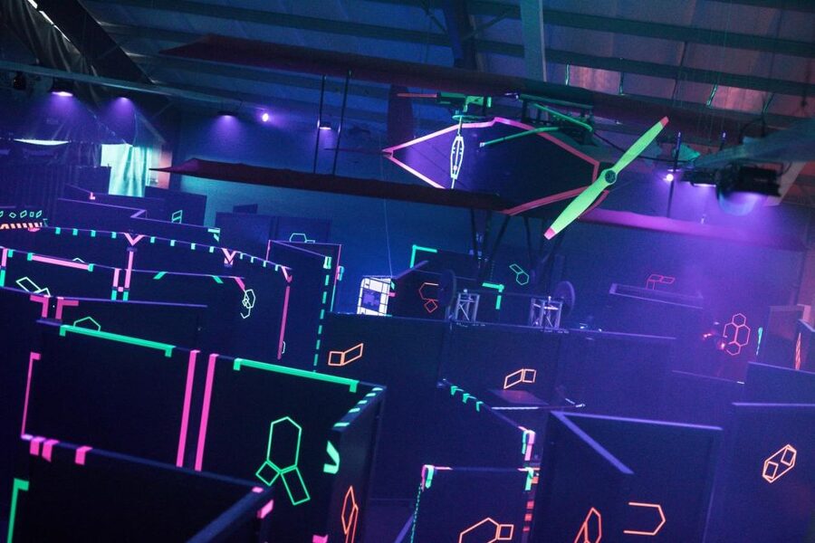 Stuttgart: Indoor Lasertag Experience - Entering the nearly 1,000-square-meter arena