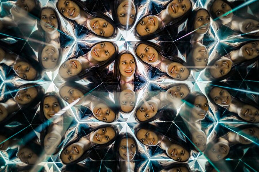 Stuttgart: Museum of Illusions Entry Ticket - Step into the Infinity Room