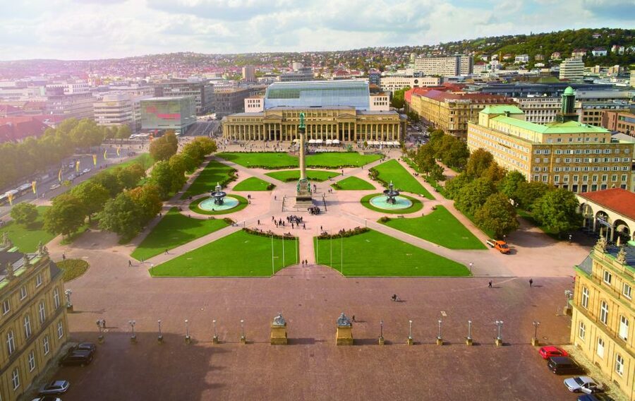 Stuttgart: Private Guided Circular City Walk - Eckensee Lake and the Baden-Württemberg parliament