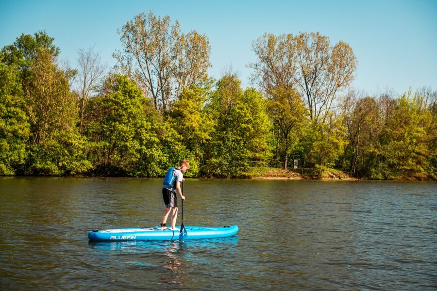 Stuttgart: Stand Up Paddling Rental - Getting Equipped With Paddle and Life Jacket