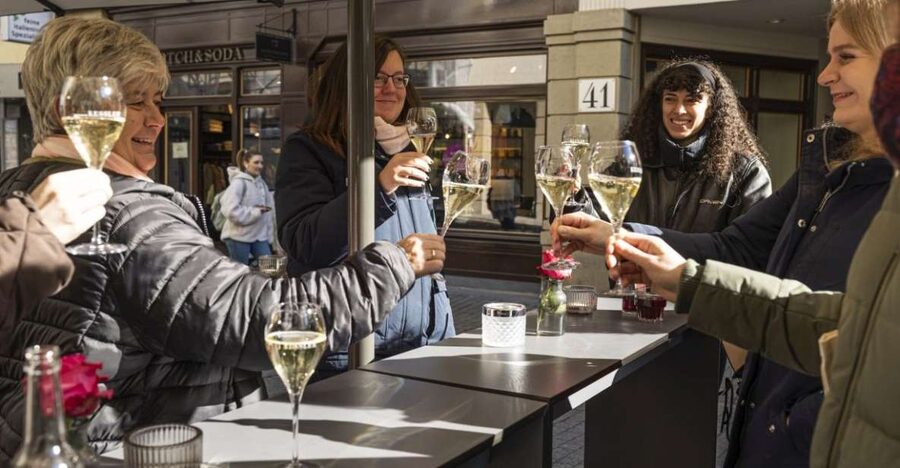 Stuttgart: Swabian Cuisine Guided Walking Tour with Tastings - Starting at Postplatz with a glass of sparkling wine