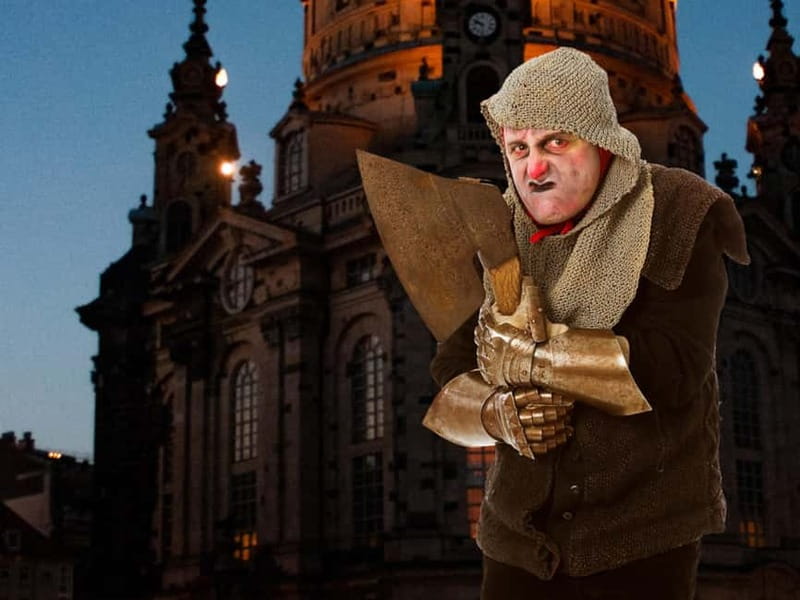 Terrifying Tour of Dresden Led by a Dungeon Master - Meeting the dungeon master at Frauenkirche
