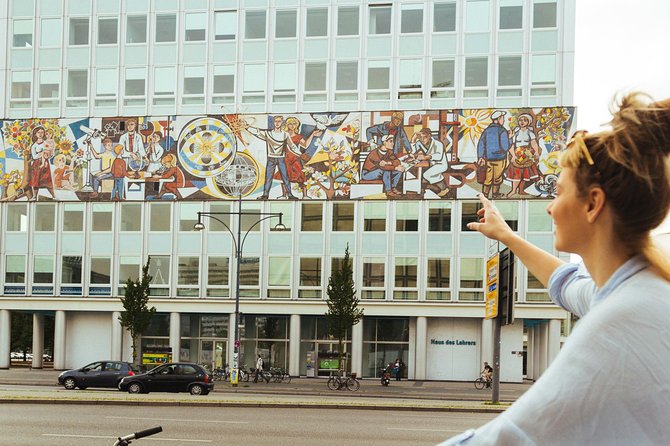 The Beauty of Berlin by Bike: Private Tour - Checkpoint Charlie and the human cost of division