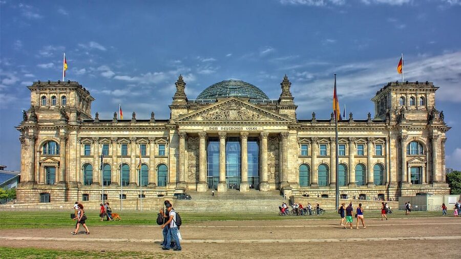 The Best of Berlin Private Guided Tour - The Reichstag and the fight for the capital