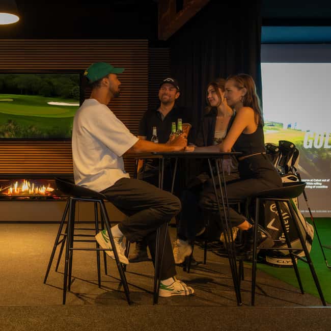 The Ultimate Berlin Golf Bar for Groups, Games & Good Times - Your first hour: an easy introduction to indoor golf
