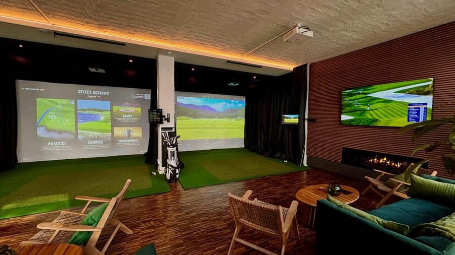The Ultimate Berlin Golf Bar for Groups, Games & Good Times - Two hours for friendly competition