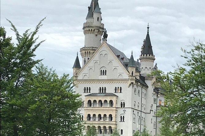 VIP Day Trip Neuschwanstein and Linderhof Castle from Munich - Oberammergau and the painted Bavarian countryside