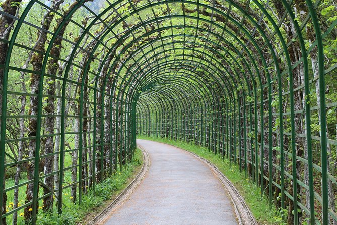 VIP Day Trip Neuschwanstein and Linderhof Castle from Munich - Linderhof Castle: a small palace with a big personality