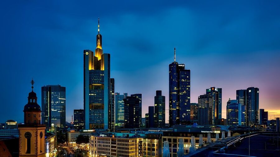 Welcome to Frankfurt: Private Tour with a Local - Meeting at your accommodation or in the center